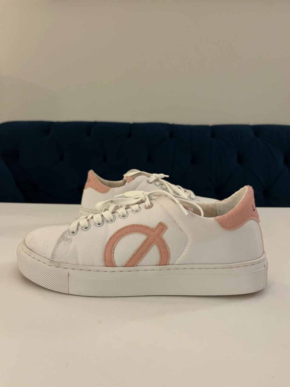 LØCI x Nikki Sophia Nine Vegan Sneakers White/Pink Women’s Size 37 (US 6.5)